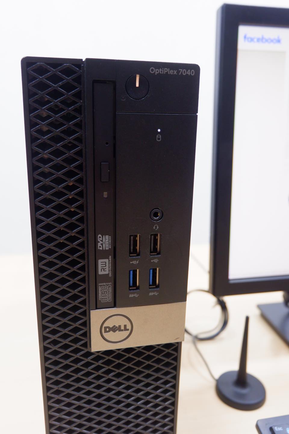 Dell OptiPlex 7040 SFF (i5-6500) - Image 4