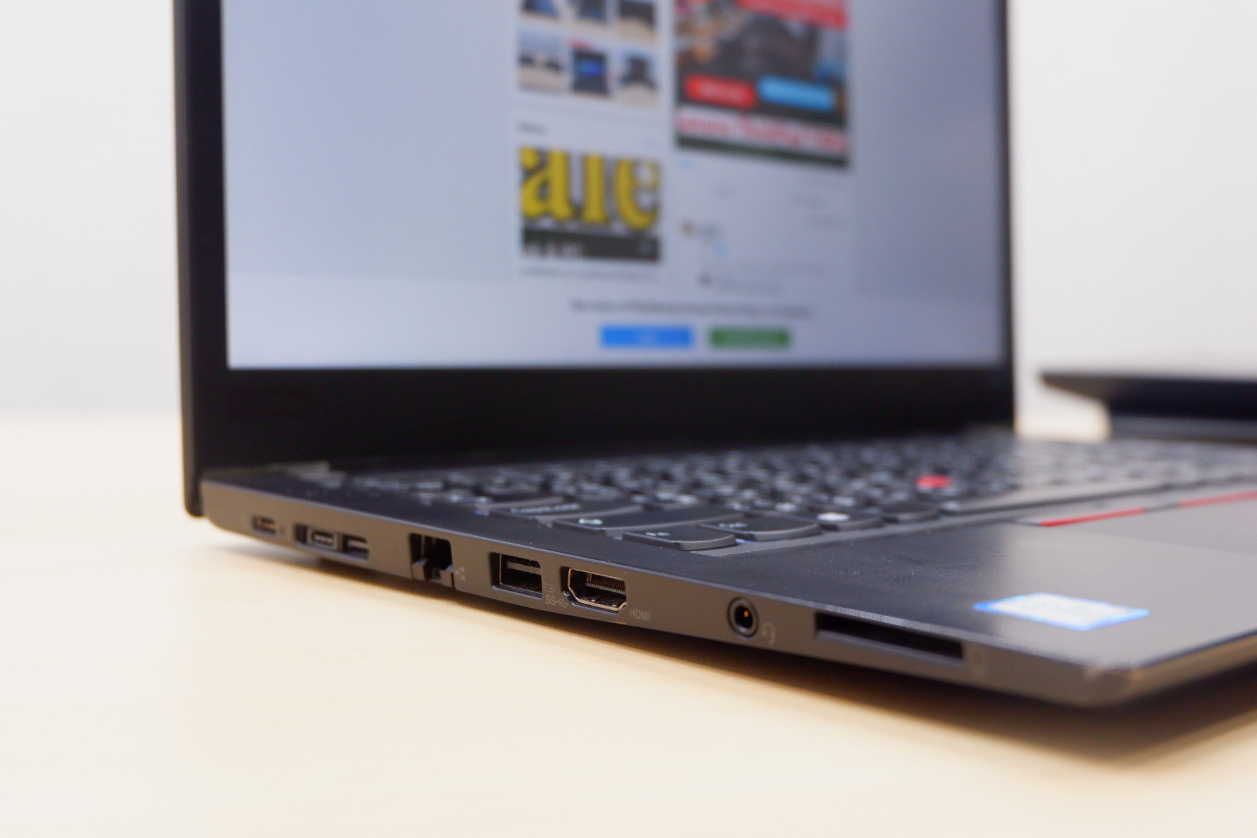 Lenovo ThinkPad T480s (i5-8350U) - Image 11