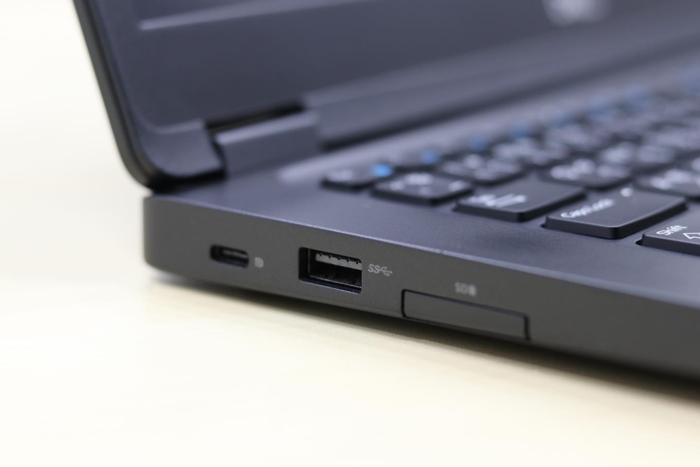 Dell Laitude 5490 (i5-7300U) - Image 5
