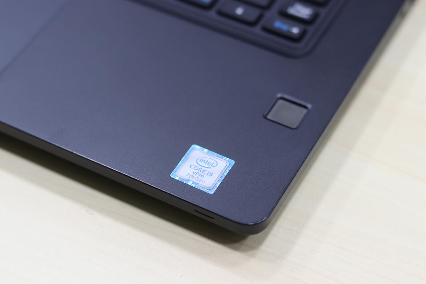 Dell Laitude 5490 (i5-7300U) - Image 3