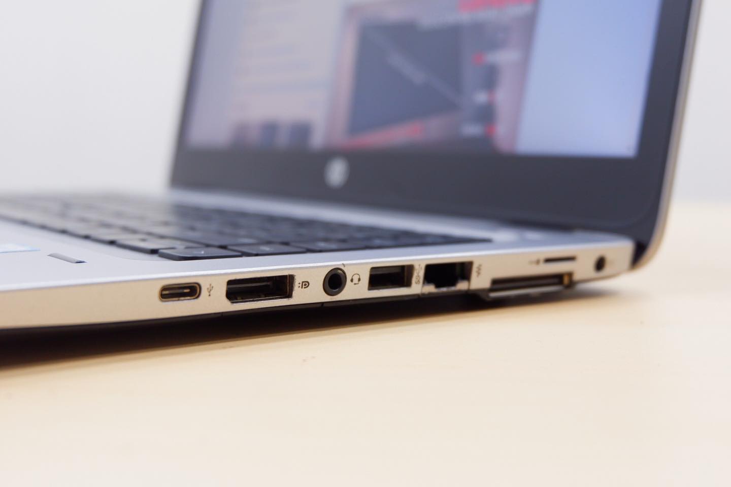 HP EliteBook 840 G3 (i7-6500U) - Image 5