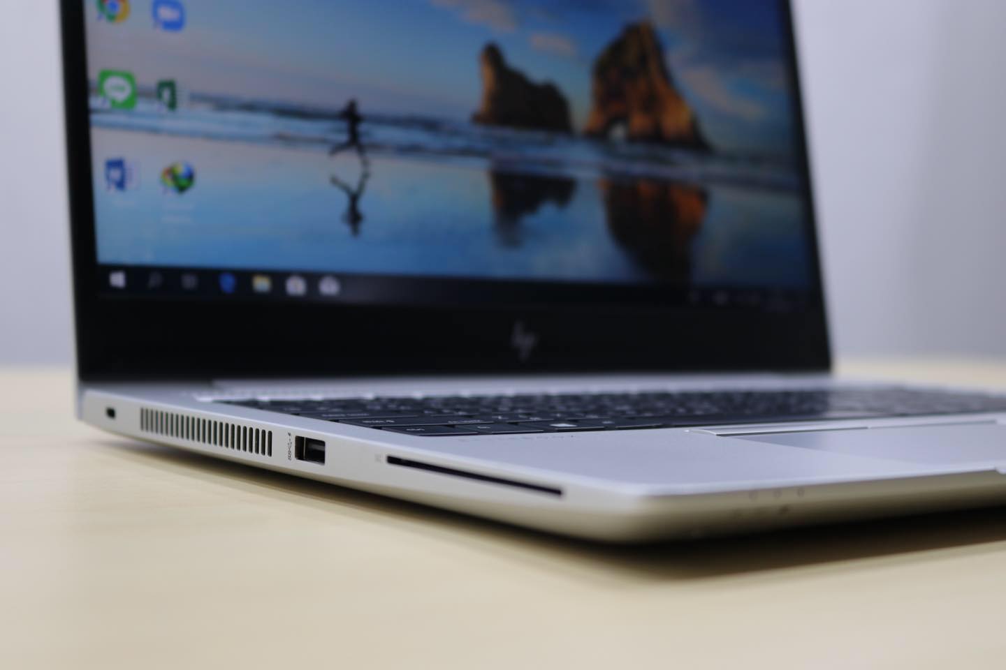 HP EliteBook 745 G6 (AMD Ryzen 3) - Image 3