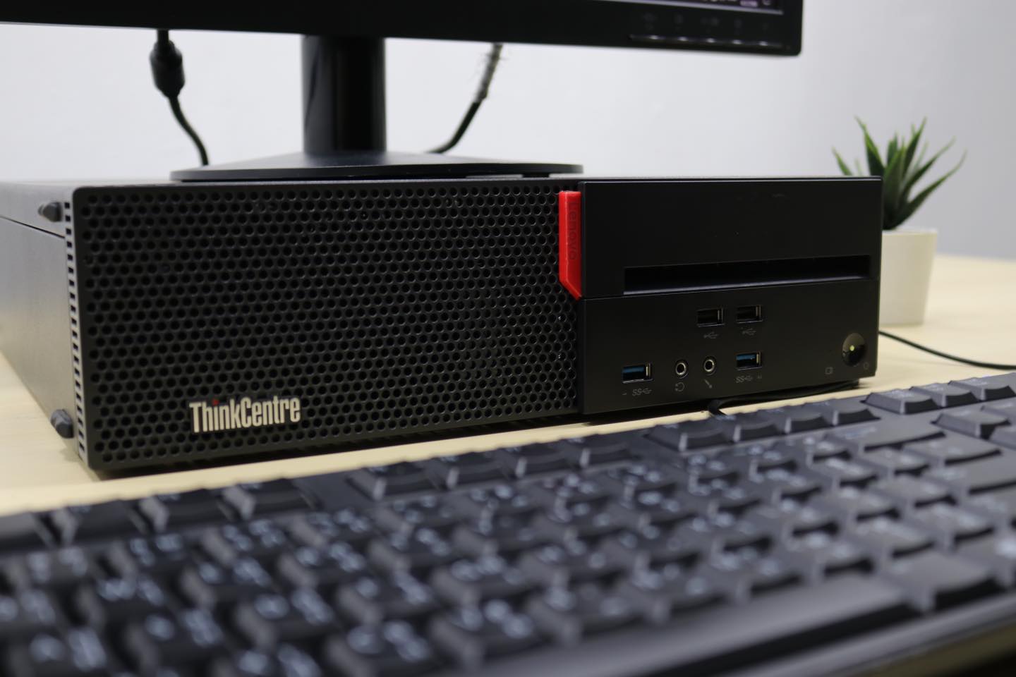 Lenovo ThinkCentre M900 (i7-6700) - Image 3